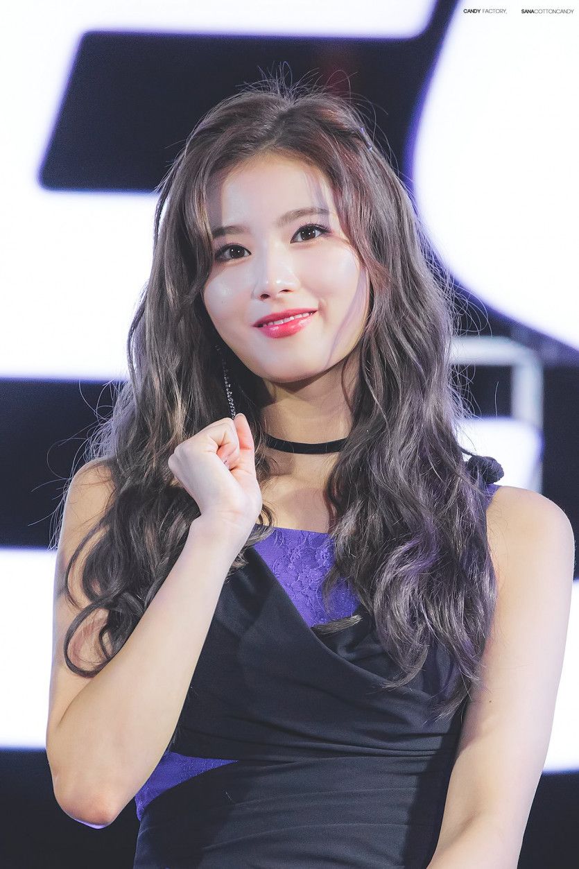 트와이스 사나.jpg