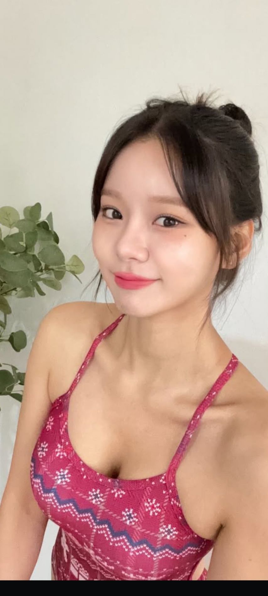 미녀 개그우먼 맹승지 자주색 원피스 수영복 아찔한 몸매