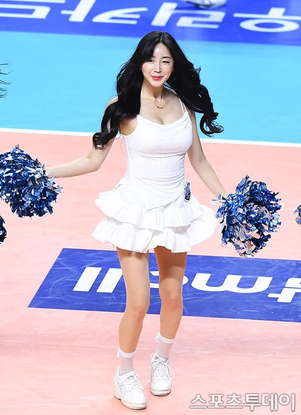 안지현 치어리더 어제 배구장 사진