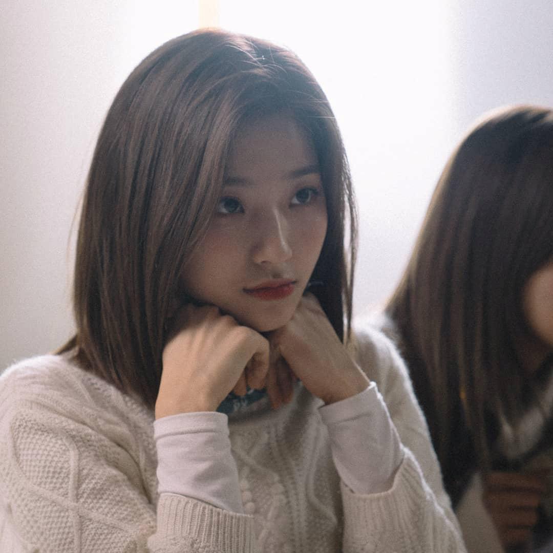 프로미스나인 새롬
