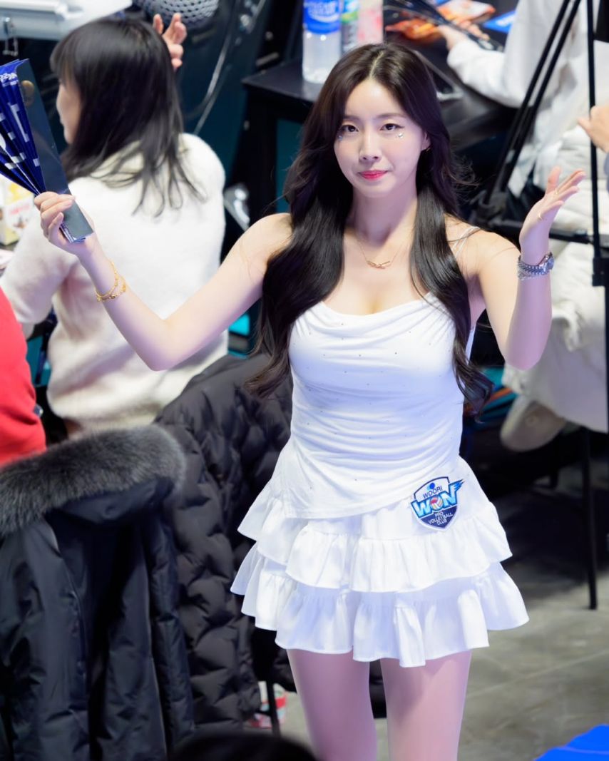 안지현