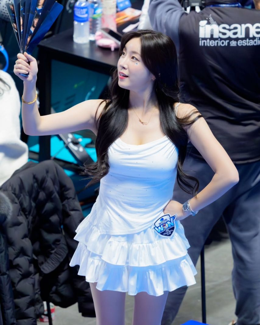 안지현