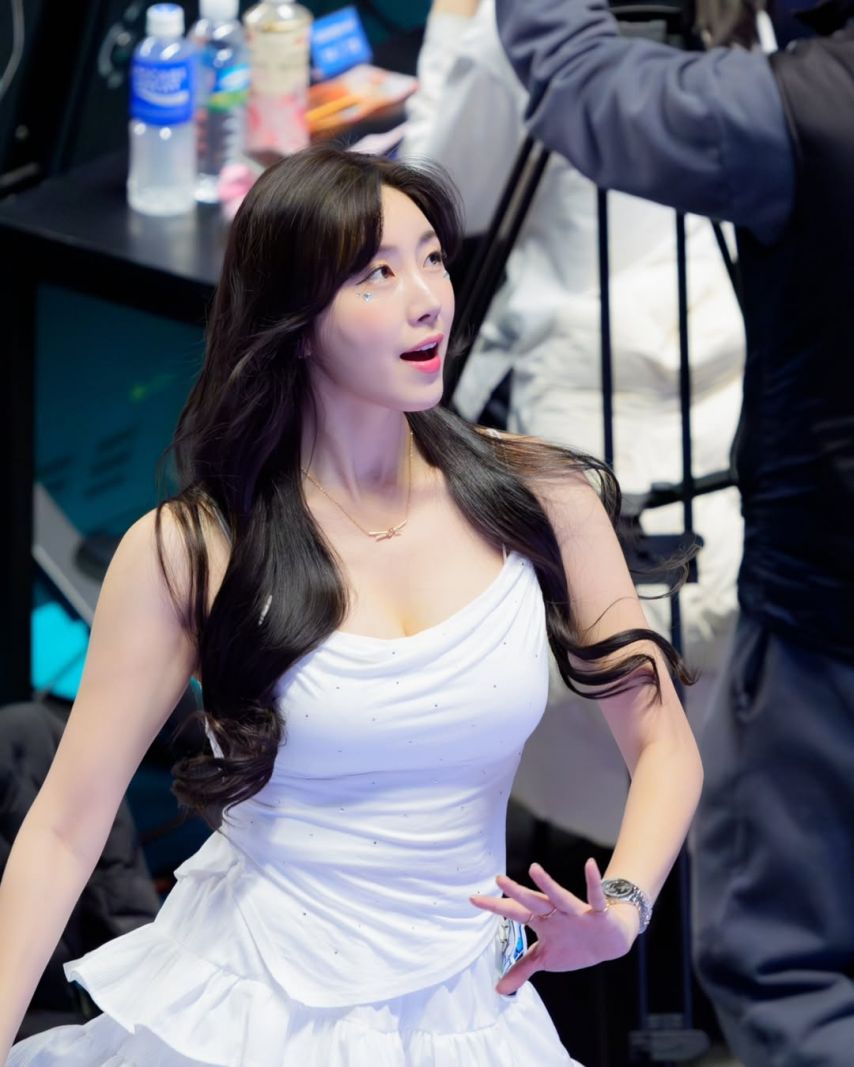 안지현