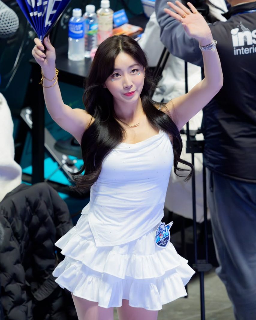 안지현