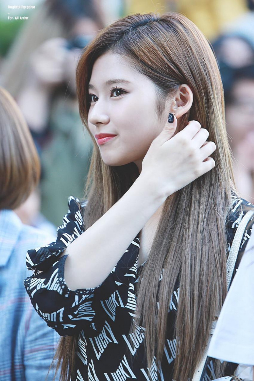 트와이스 사나