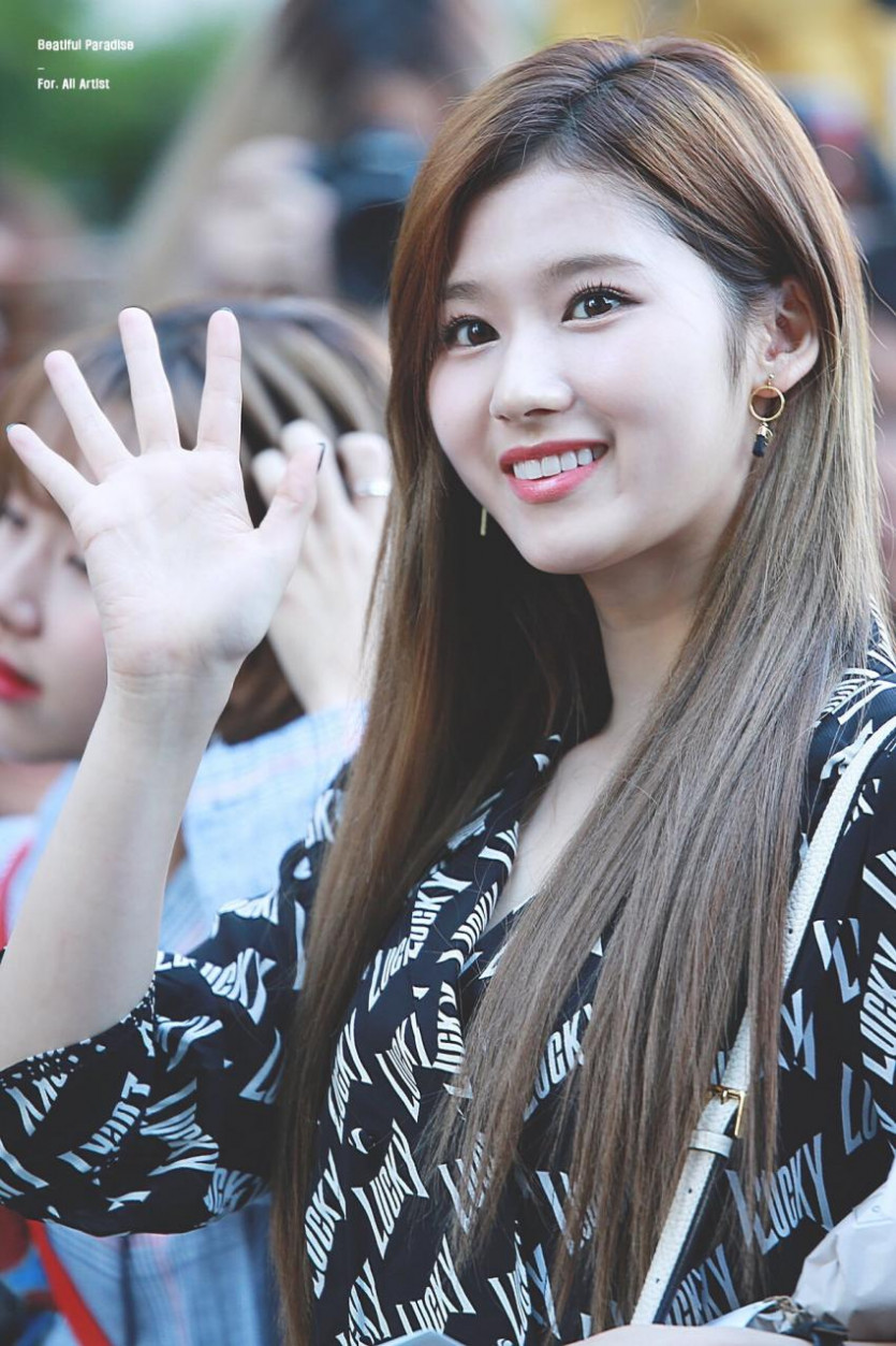 트와이스 사나