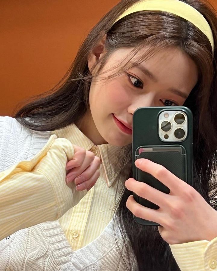 와이셔츠만 걸친 여친 느낌 김민주