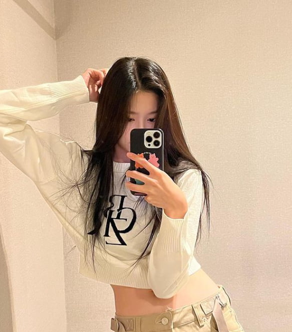와이셔츠만 걸친 여친 느낌 김민주