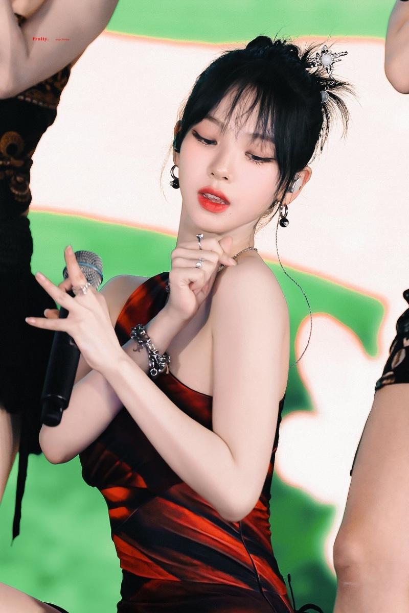 머리올린 흑단발 카리나 미모