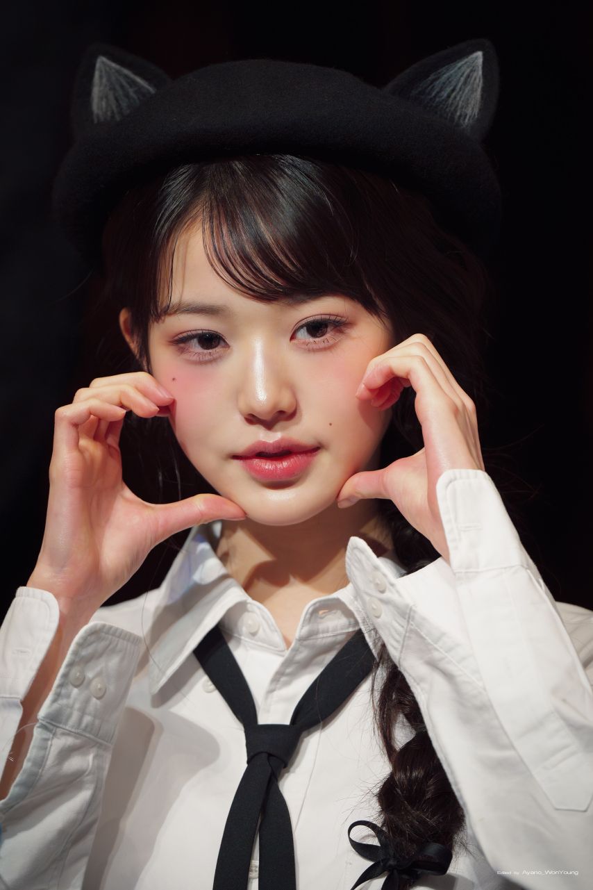 장원영 (IVE)