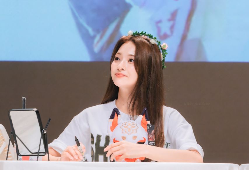 프로미스나인 이나경