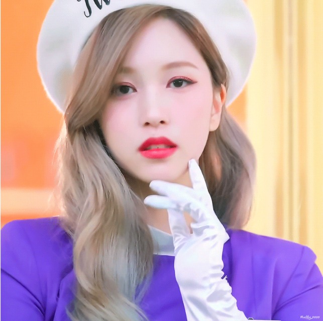 매혹적인 트와이스 미나..