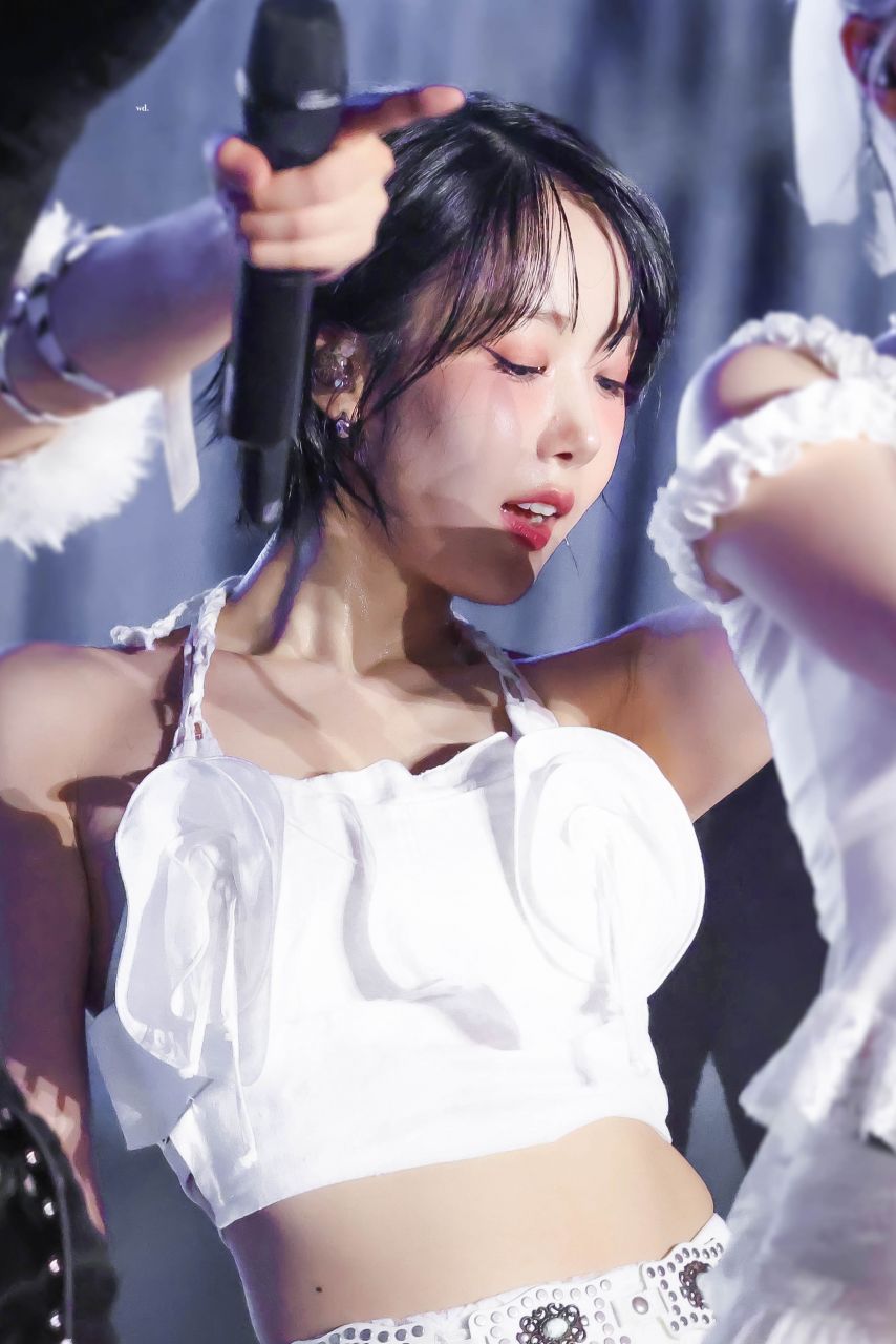 VIVIZ 신비