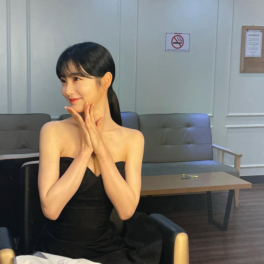 신예은 뮤직뱅크 + 연기대상 대기실 드레스 은근한 가슴골