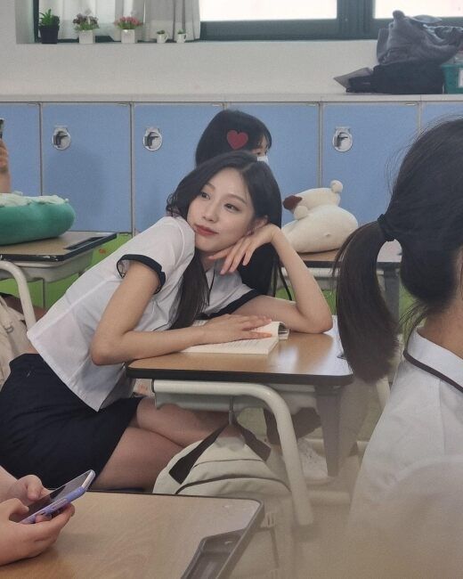정예인 교복 짤.jpg