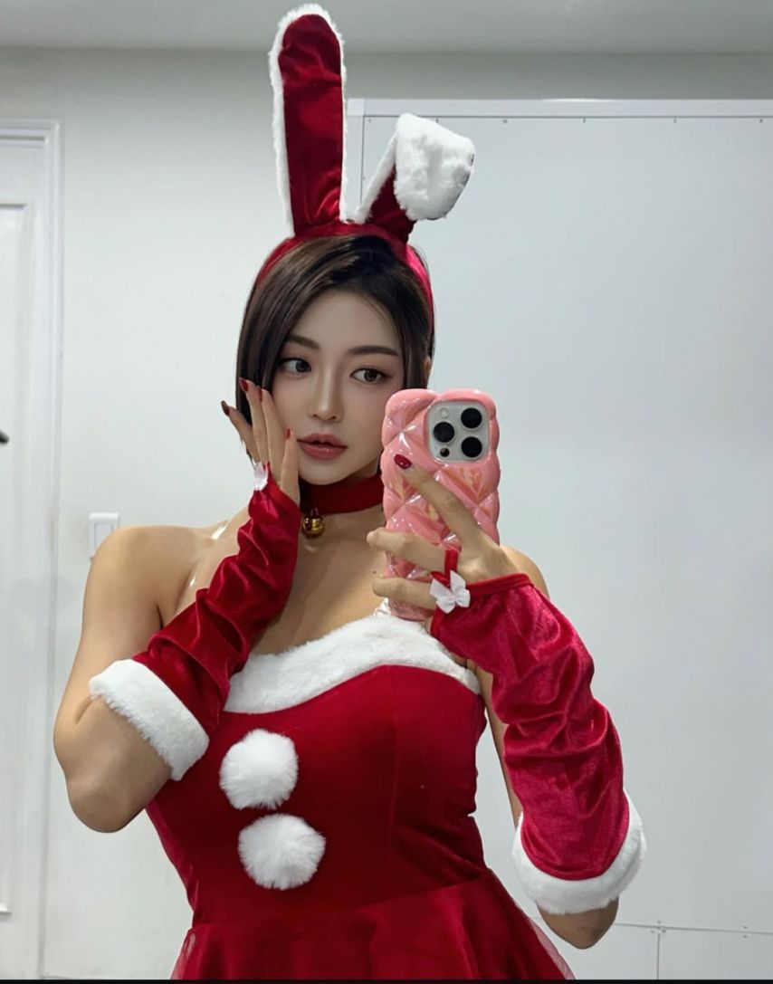 박하얀 인스타 크리스마스 컨셉