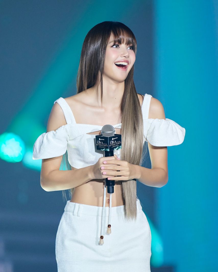 블랙핑크 리사 .jpg