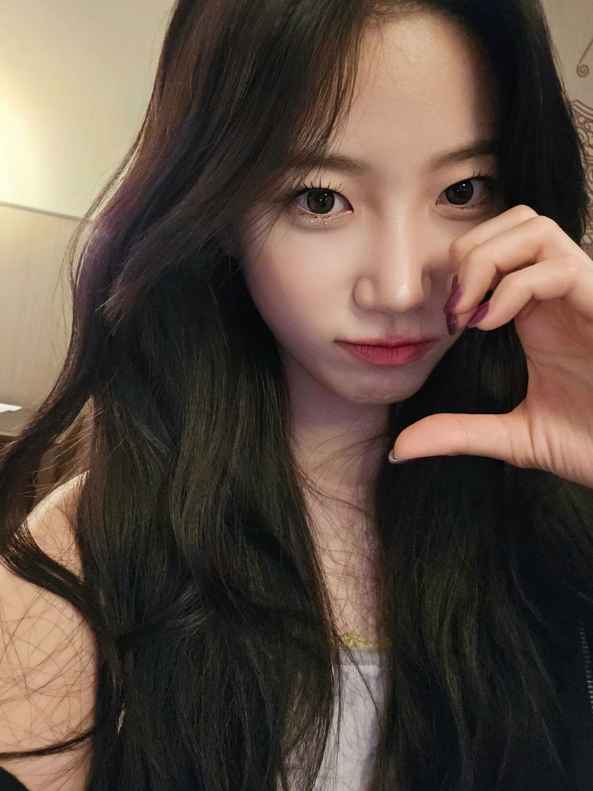 르세라핌 김채원,카즈하,홍은채