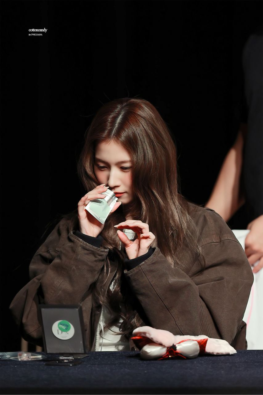 트와이스 사나