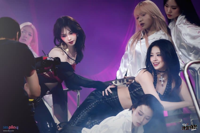 아이브 안유진 x 에스파 카리나 가요대전 현장포토 + 팬아트