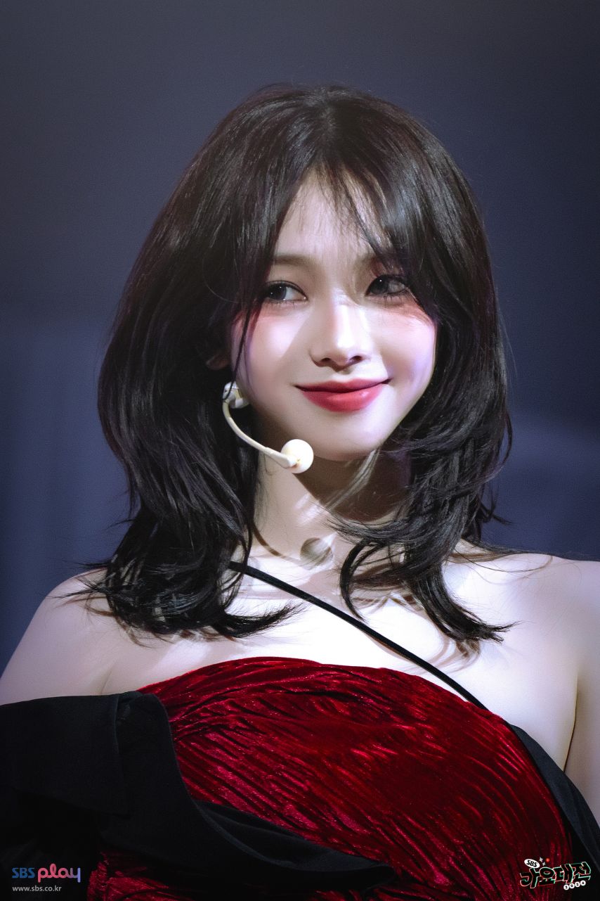 아이브 안유진 x 에스파 카리나 가요대전 현장포토 + 팬아트