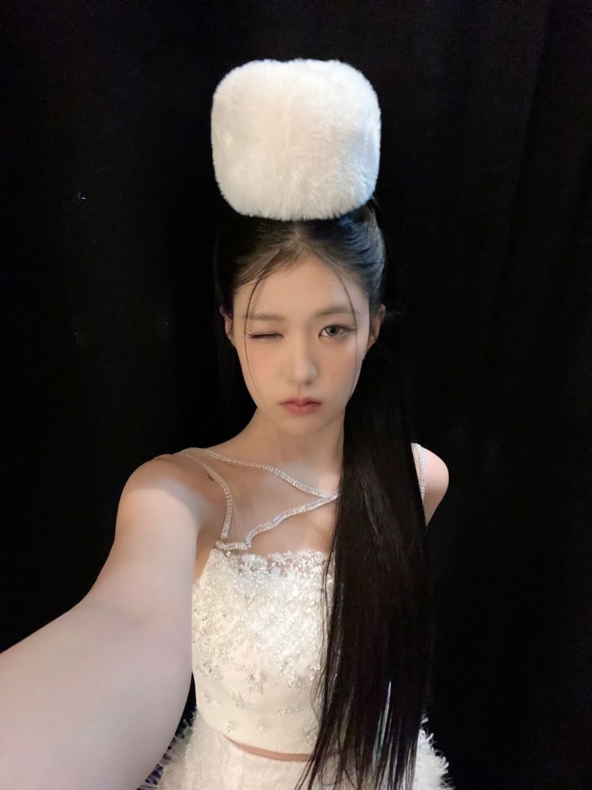 이즈나 윤지윤,  정세비