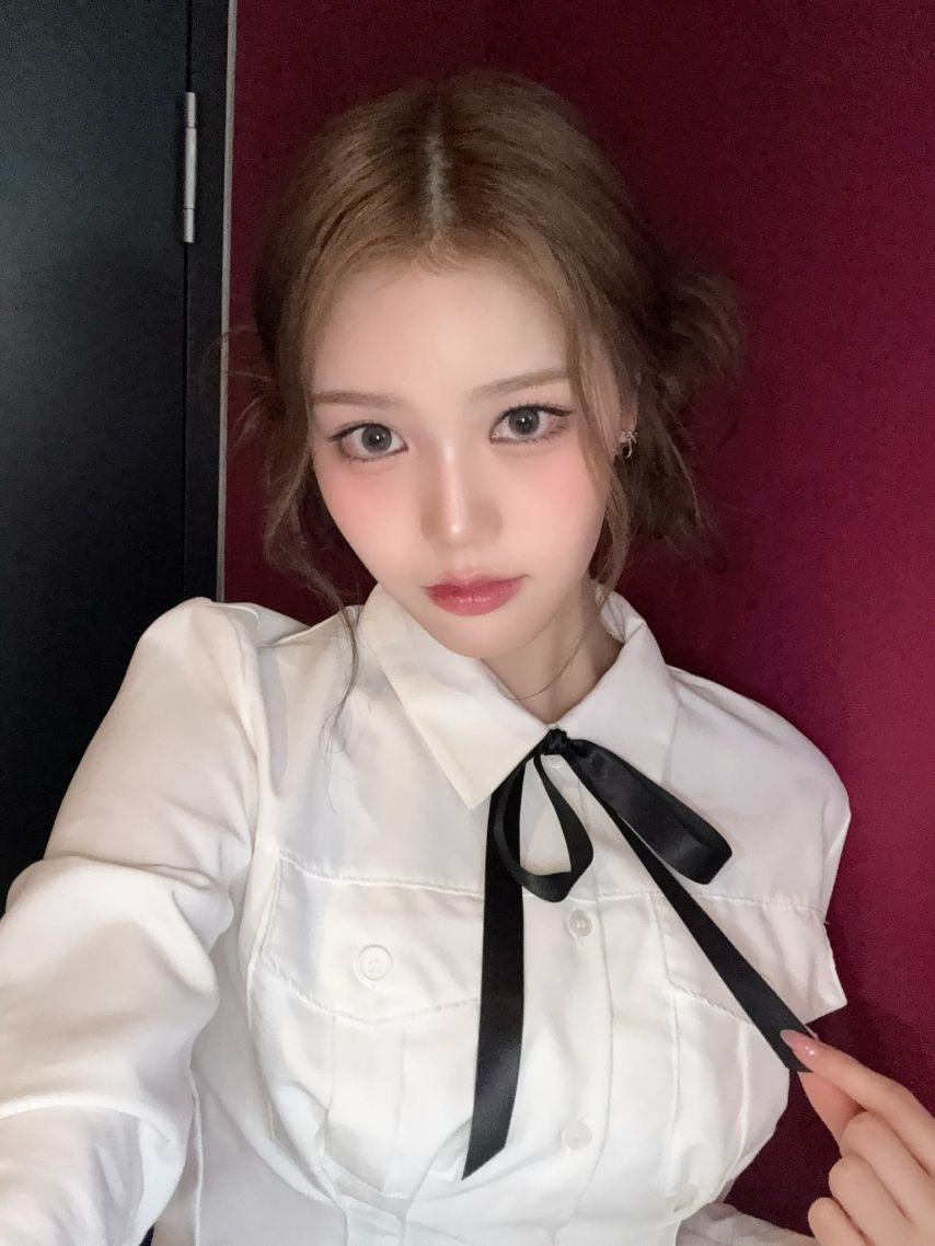 이즈나 윤지윤,  정세비