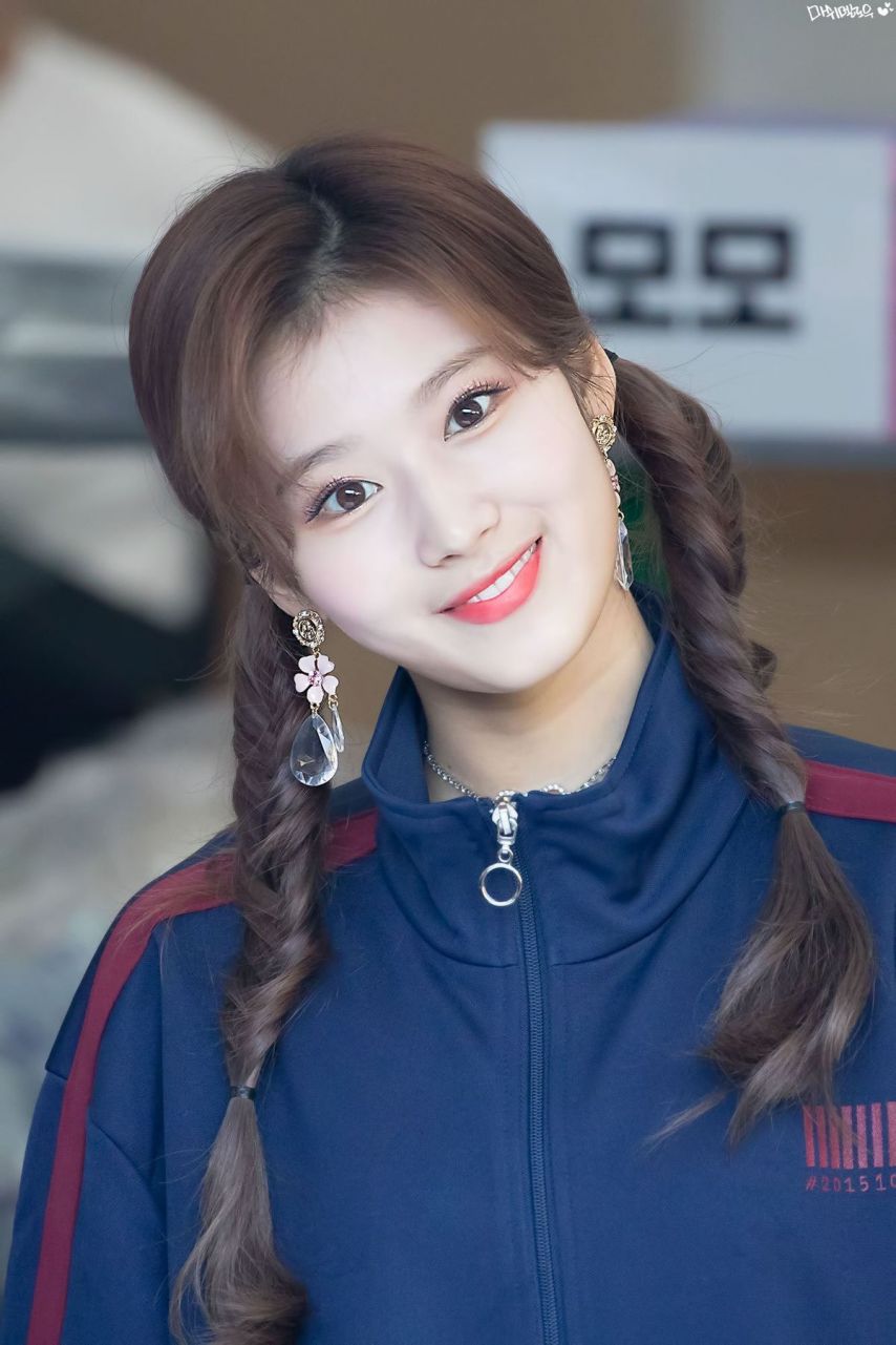 트와이스 사나