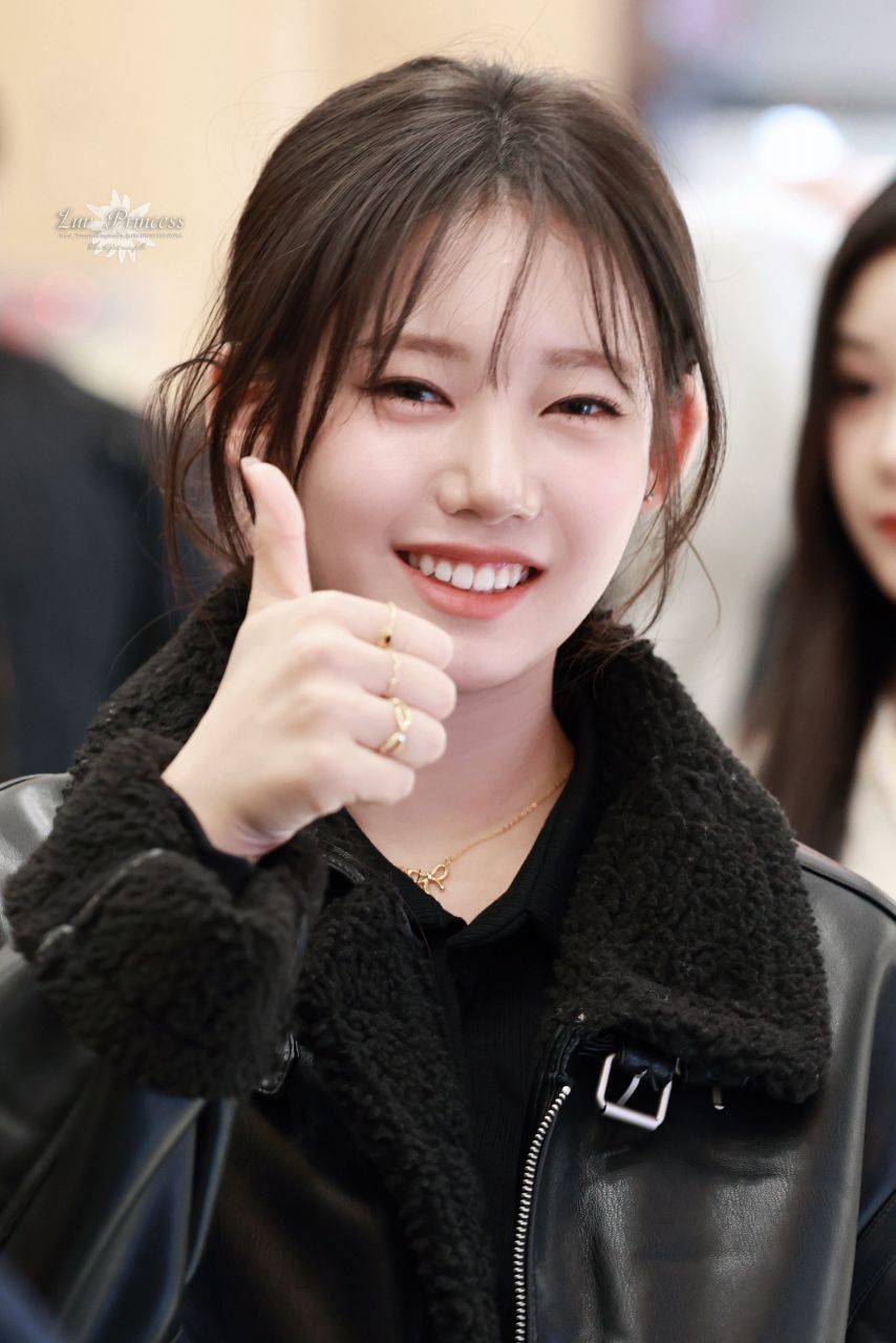 베이비몬스터 로라