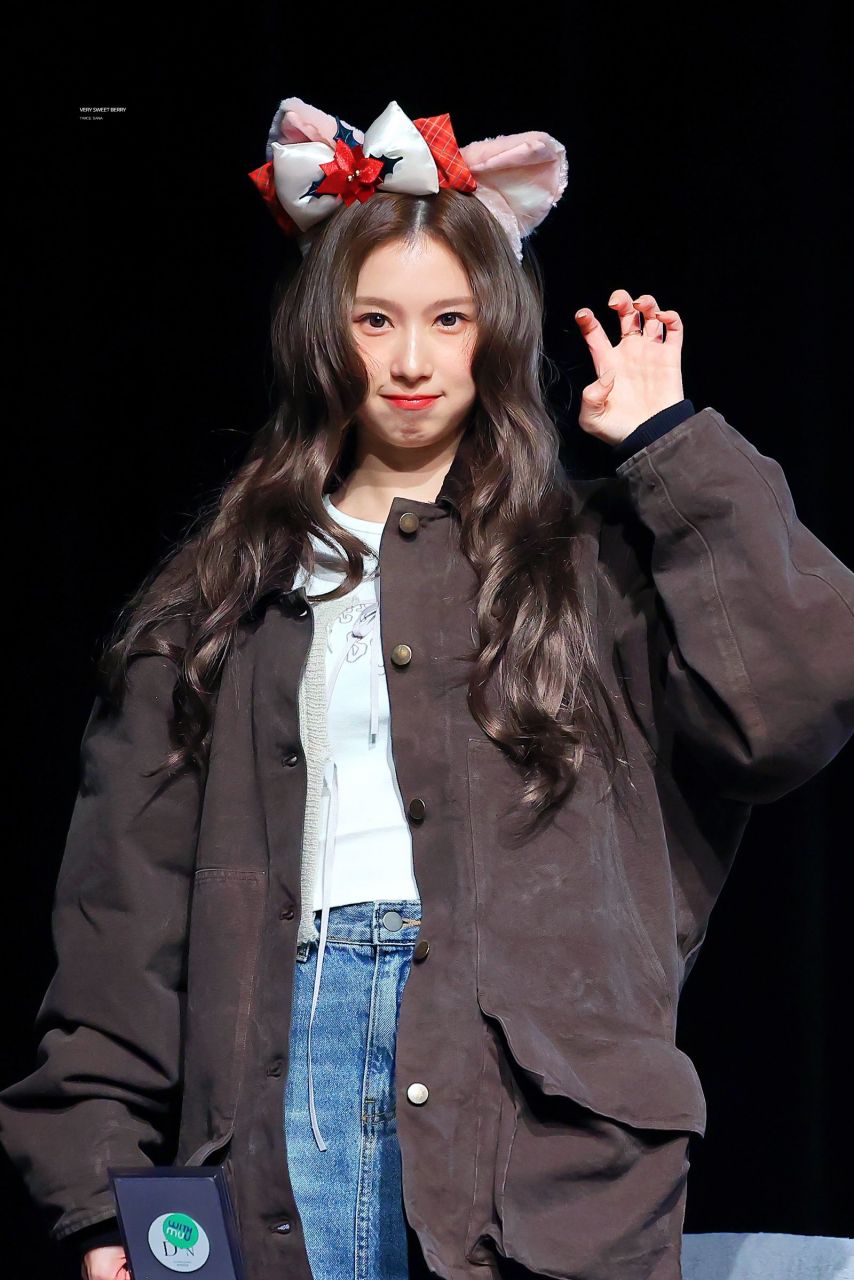 트와이스 사나