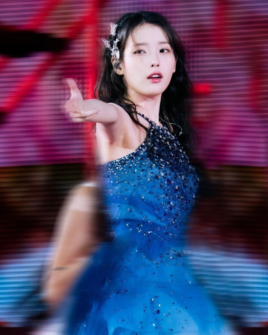 아이유 .jpg
