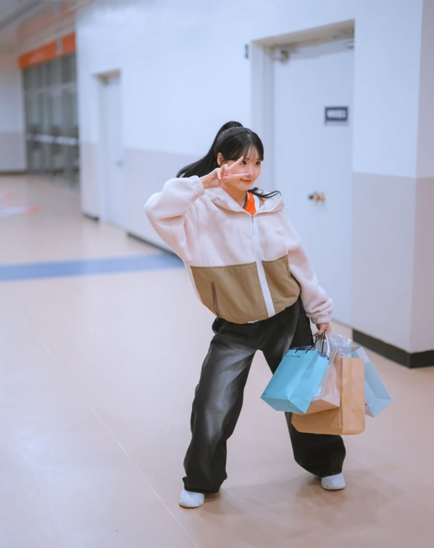 최홍라