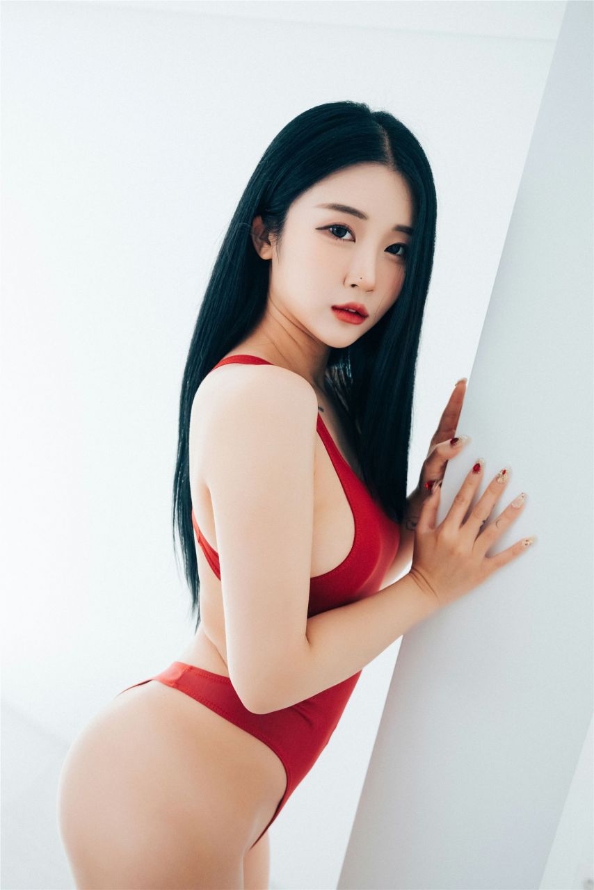 레드 모노키니 Bomi