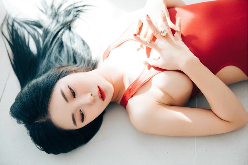 레드 모노키니 Bomi