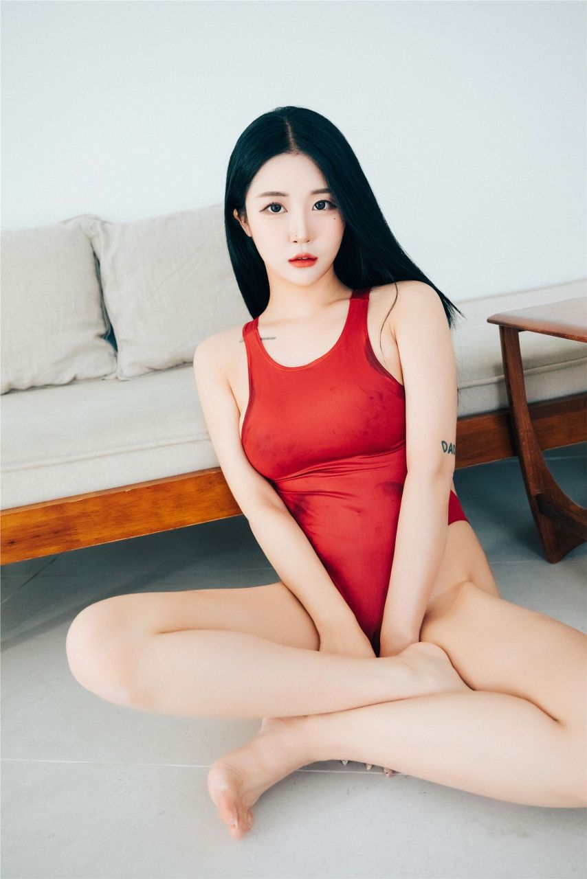 레드 모노키니 Bomi