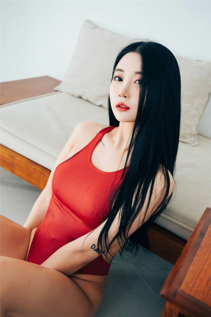 레드 모노키니 Bomi