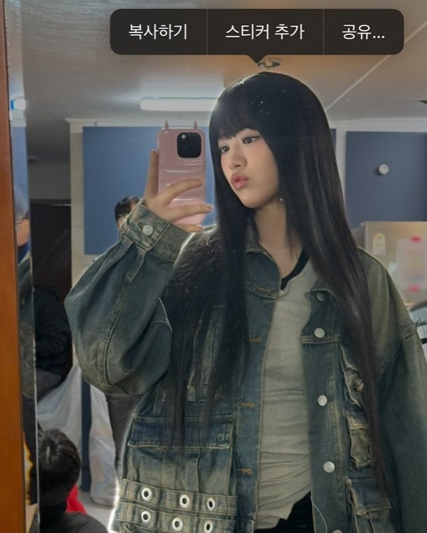최근 뱅헤어로 스타일 바꾼 안유진 ㄷㄷ