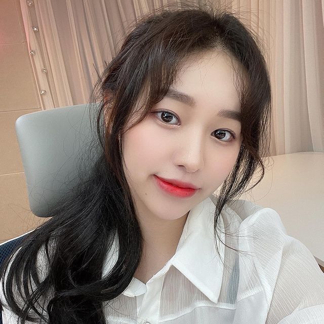 미모 자랑하는 미래