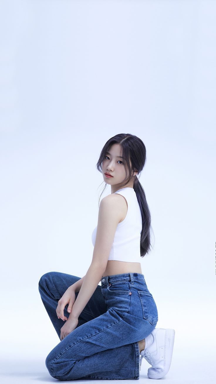 [르세라핌]  카즈하  청바지