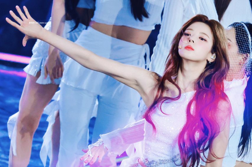 ITZY 리아