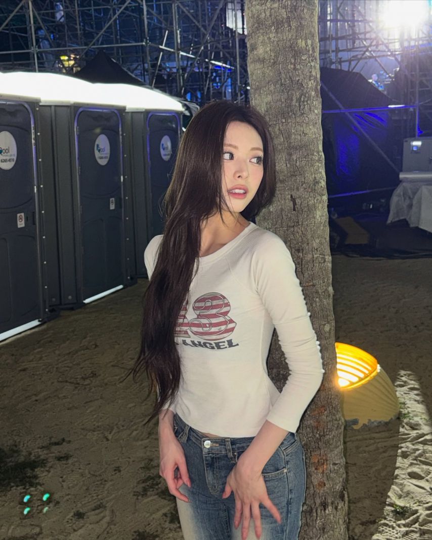 셀카속에서도 숨길 수 없는 있지 유나 명품 골반