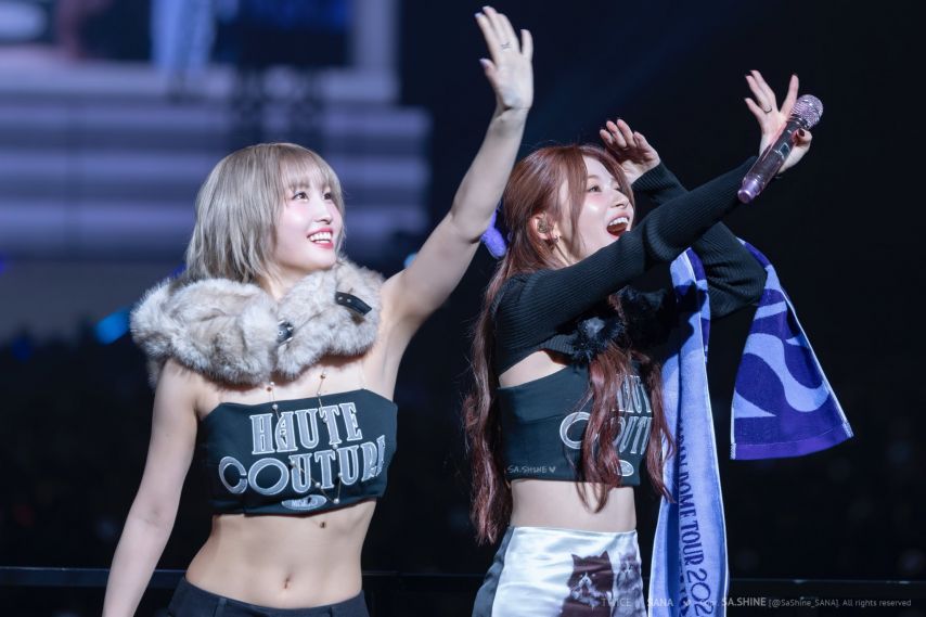 수상한 카메라 발견한 미사모 미나 사나 모모..야꼽 야벅지