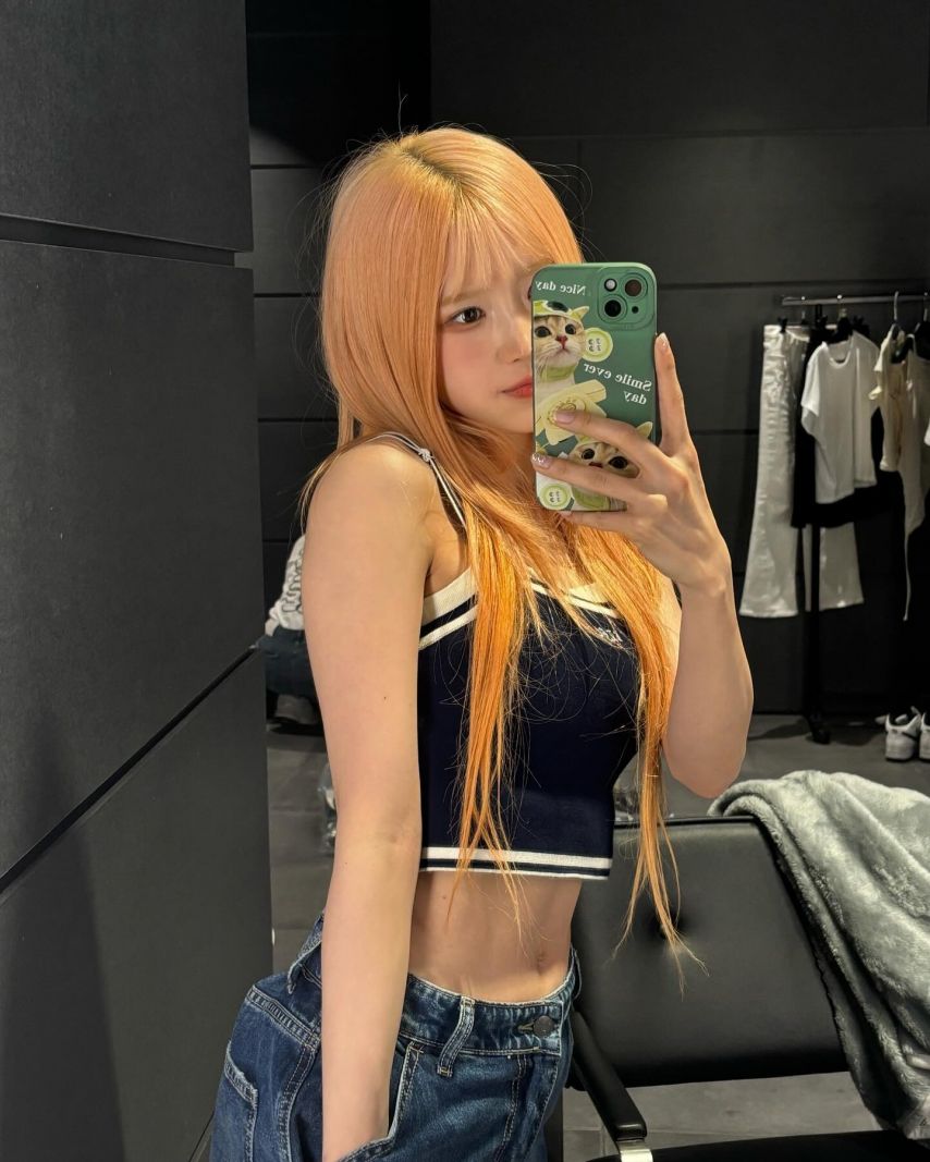 프로미스나인 송하영.jpg