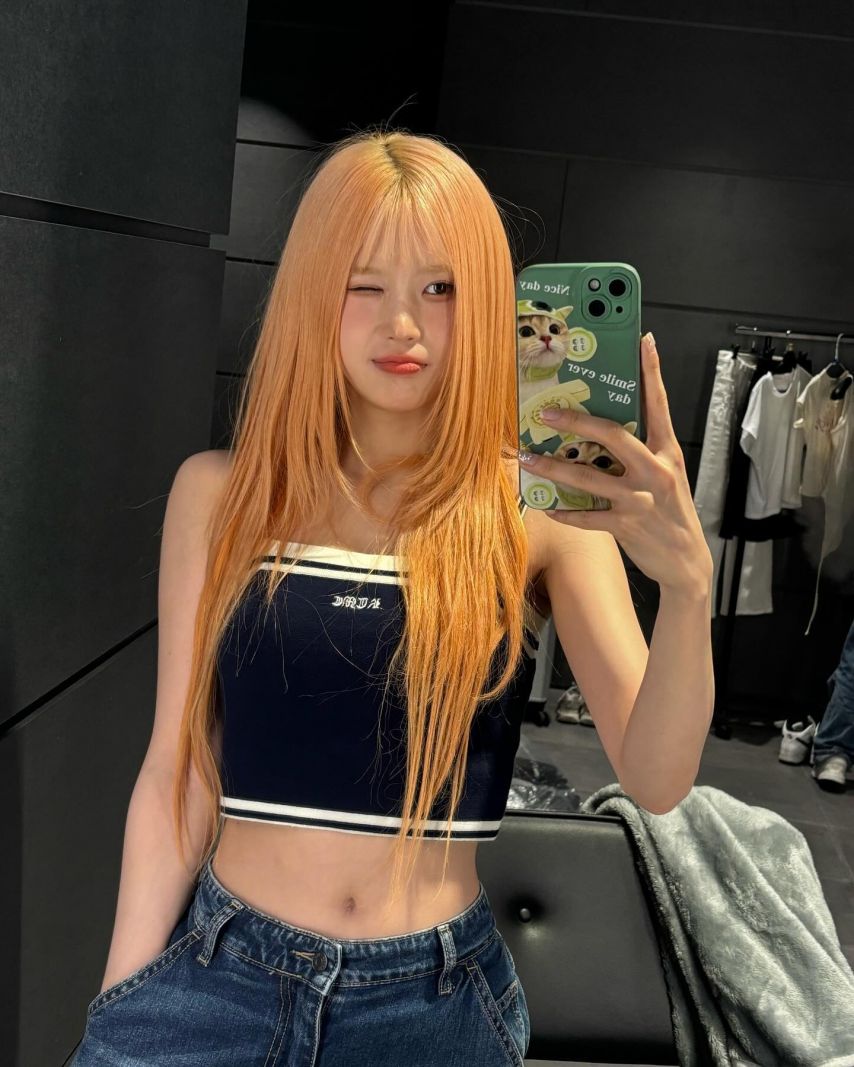 프로미스나인 송하영.jpg