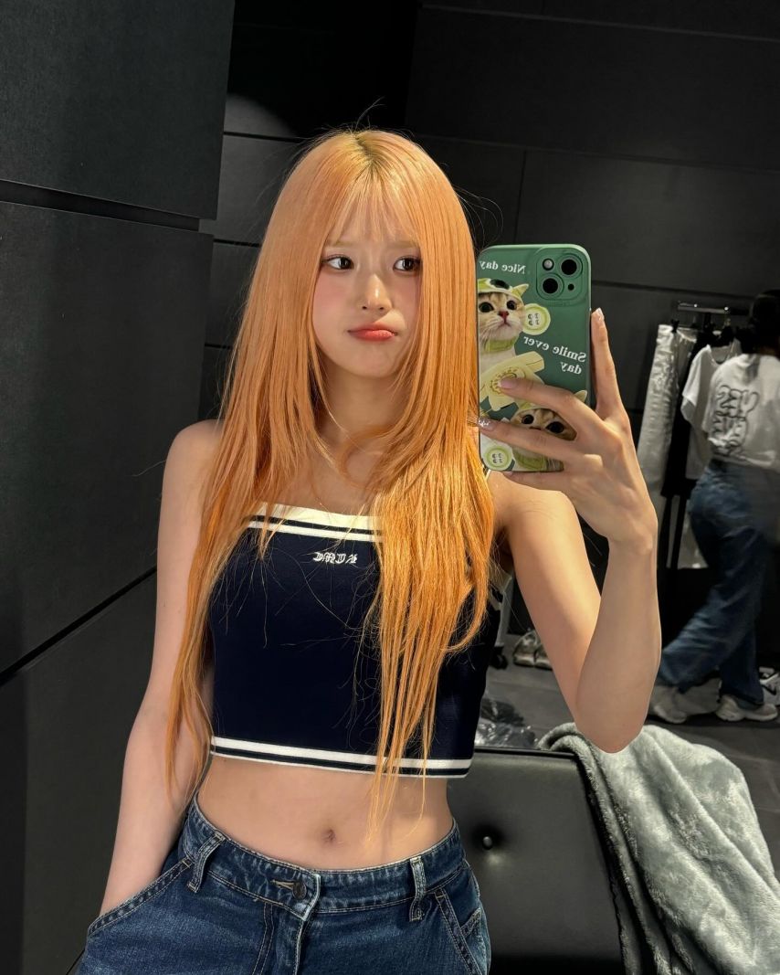 프로미스나인 송하영.jpg