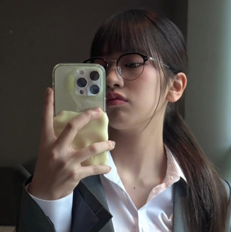 (약스)안유진 거울 셀카