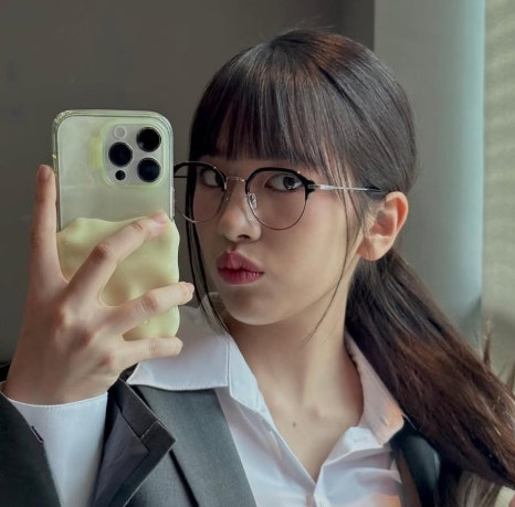 (약스)안유진 거울 셀카