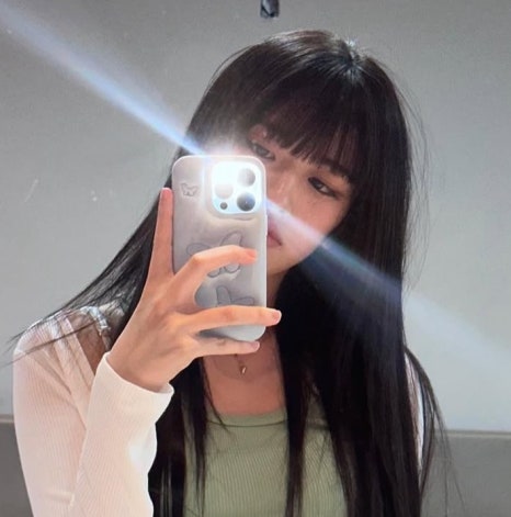(약스)안유진 거울 셀카