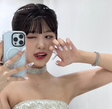 (약스)안유진 거울 셀카