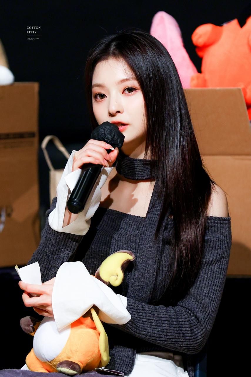 프로미스나인 이나경